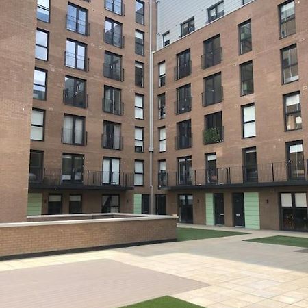 3 Bedroom Apartment Free Parking Манчестер Экстерьер фото