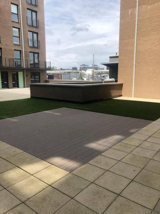 3 Bedroom Apartment Free Parking Манчестер Экстерьер фото